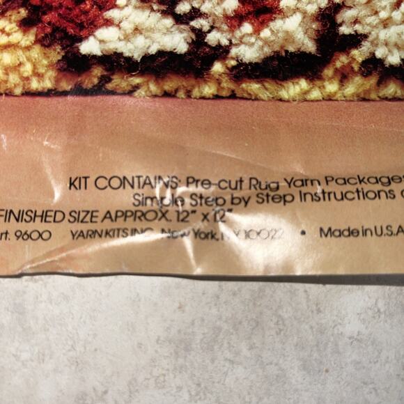 Vtg latch hook kit Poochie Dog Puppy 12x12” Valiant Crafts USA Wall Decor YKI - Picture 3 of 8